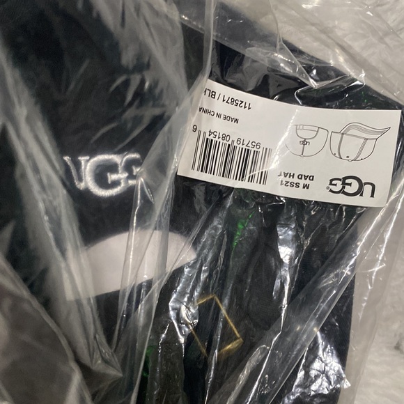 NWT UGG black baseball cap - Picture 7 of 9